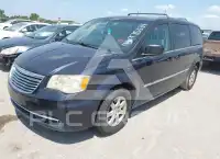 2013 Chrysler TOWN & COUNTRY фото