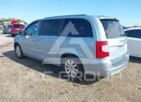 2013 Chrysler TOWN & COUNTRY photo
