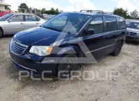 2013 Chrysler TOWN & COUNTRY photo