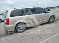 2013 Chrysler TOWN & COUNTRY photo