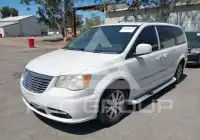2013 Chrysler TOWN & COUNTRY фото