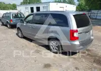 2013 Chrysler TOWN & COUNTRY photo