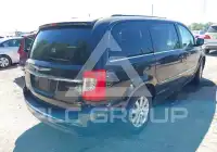 2013 Chrysler TOWN & COUNTRY фото