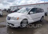 2013 Chrysler TOWN & COUNTRY фото