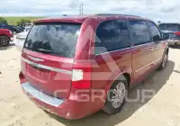 2013 Chrysler TOWN & COUNTRY photo