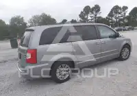 2013 Chrysler TOWN & COUNTRY photo