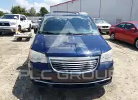 2013 Chrysler TOWN & COUNTRY photo