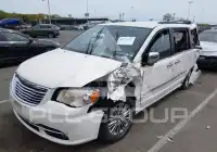 2013 Chrysler TOWN & COUNTRY фото