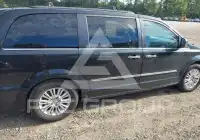 2013 Chrysler TOWN & COUNTRY фото
