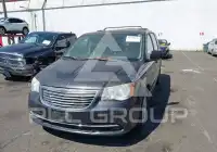 2013 Chrysler TOWN & COUNTRY photo