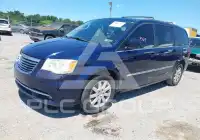 2013 Chrysler TOWN & COUNTRY photo
