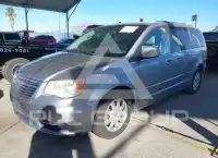 2013 Chrysler TOWN & COUNTRY photo