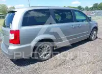 2013 Chrysler TOWN & COUNTRY photo