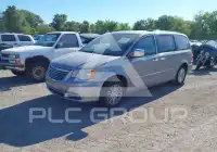 2013 Chrysler TOWN & COUNTRY photo