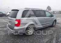 2013 Chrysler TOWN & COUNTRY photo