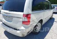 2013 Chrysler TOWN & COUNTRY фото