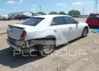 2013 Chrysler 300 photo