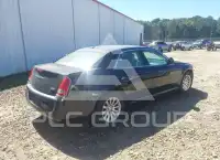 2013 Chrysler 300 photo