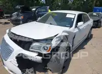 2013 Chrysler 300 photo