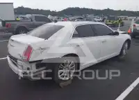 2013 Chrysler 300 фото