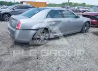 2013 Chrysler 300 фото