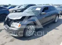 2013 Chrysler 300 photo