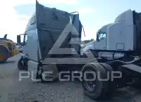 2013 Volvo VNL photo