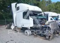 2013 Volvo VNL photo