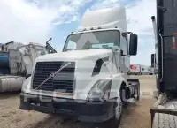 2013 Volvo VNL photo