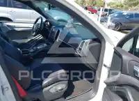 2013 Porsche Cayenne photo