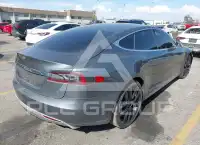 2013 Tesla Model S фото