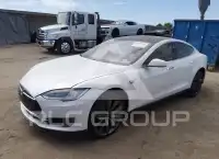 2013 Tesla Model S фото