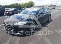 2013 Tesla Model S фото