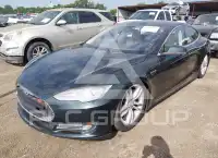2013 Tesla Model S фото