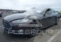 2013 Tesla Model S photo