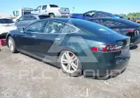 2013 Tesla Model S photo