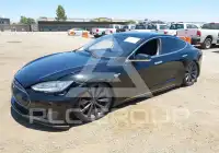 2013 Tesla Model S photo