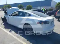2013 Tesla Model S фото