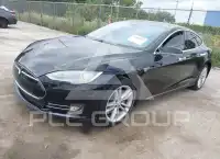 2013 Tesla Model S фото