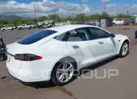 2013 Tesla Model S фото