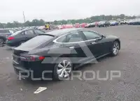 2013 Tesla Model S photo