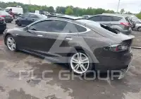 2013 Tesla Model S фото