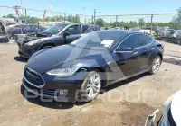 2013 Tesla Model S фото