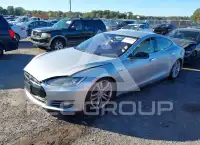 2013 Tesla Model S фото