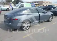 2013 Tesla Model S фото