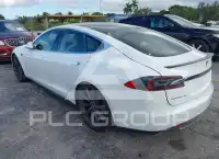 2013 Tesla Model S фото