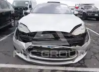 2013 Tesla Model S фото
