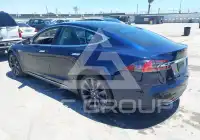2013 Tesla Model S фото