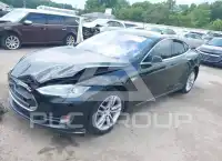 2013 Tesla Model S фото