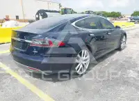 2013 Tesla Model S photo
